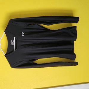 Under Armour fitted heat gear size Medium.  Black long sleeve top.